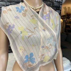 Oscar De la Renta scarft pink floral 100% Silk